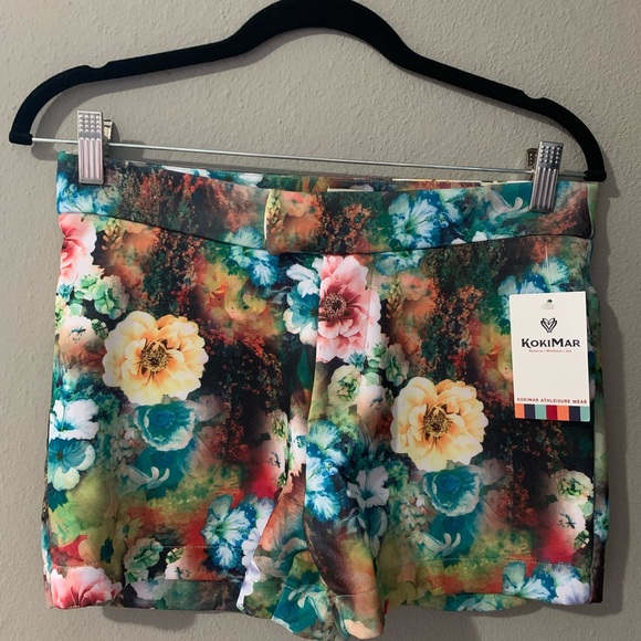 Chocolate Pants - Floral Shorts colorful. Tight Med.
